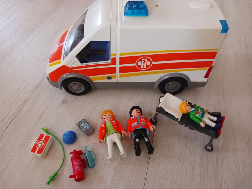 Playmobil ambulanssi