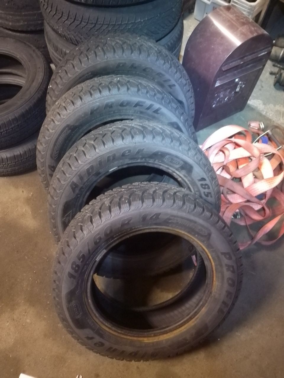 185/60r14 kitkarenkaat