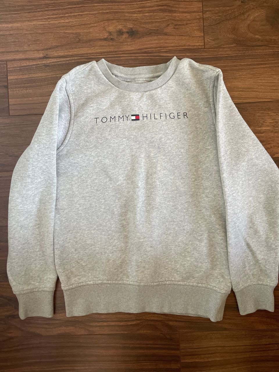 Tommy Hilfiger collegepaita 146/152