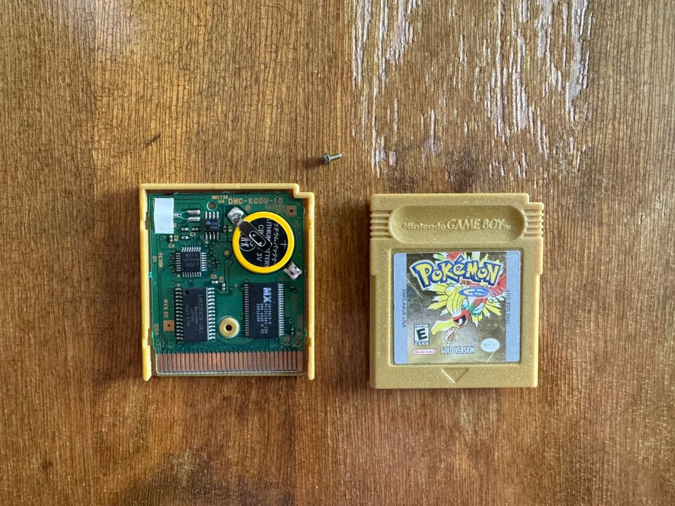 Pokemon Gold GB/GBC (uusi paristo!)