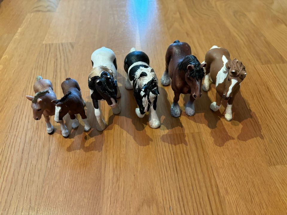 6 kpl Schleich-hevosia