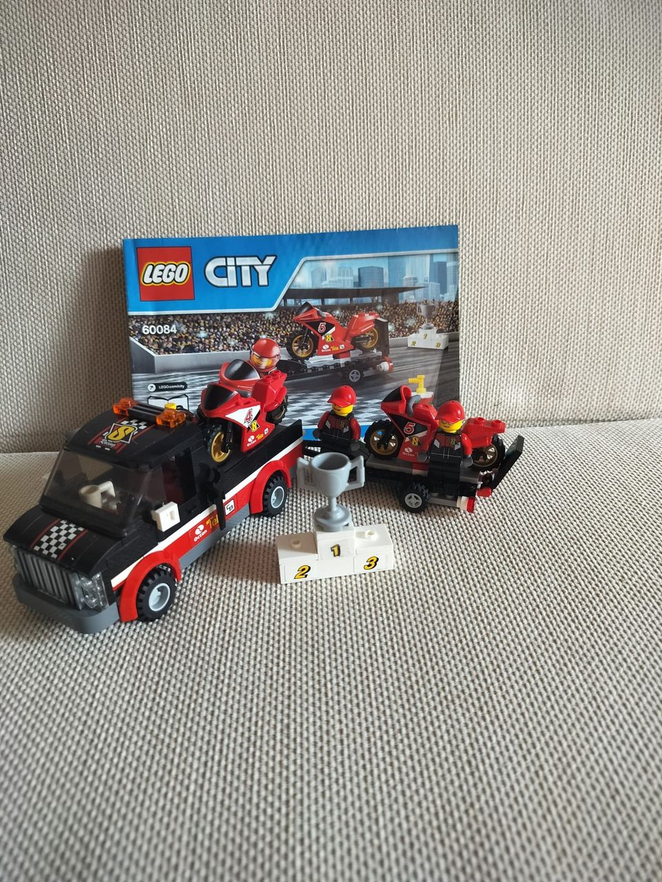 Lego City 60053 kilpa-auto