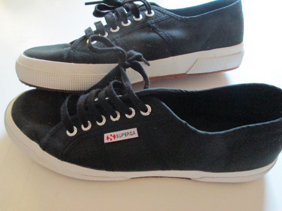 Superga unisex mustat kangaskengät koko 42