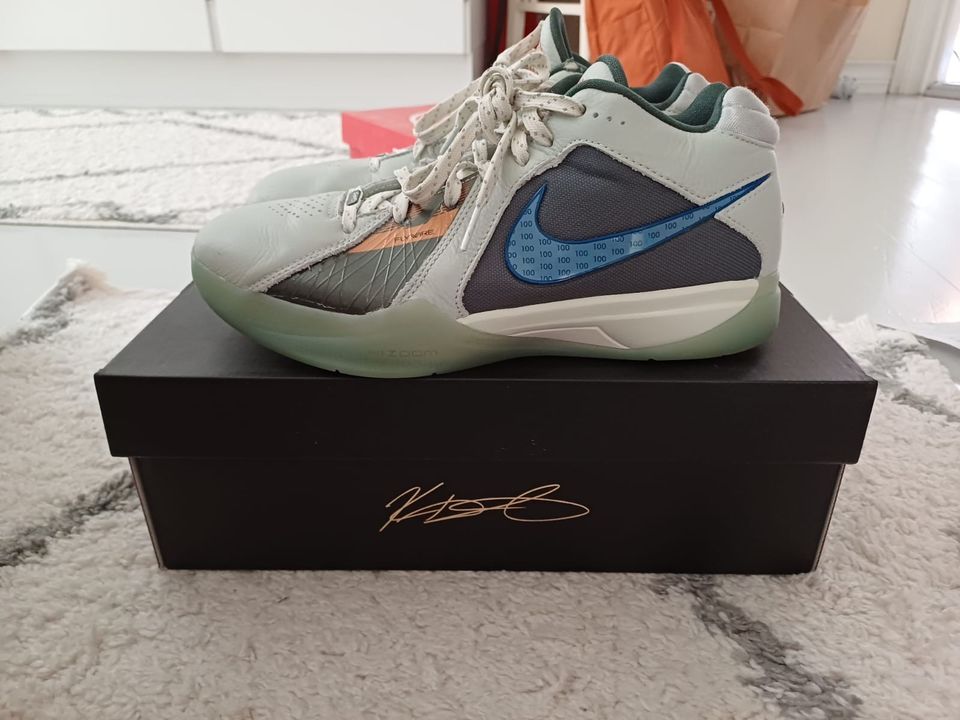 M: Nike Zoom KD 3 "Easy Money" -koripallokengät koko 42