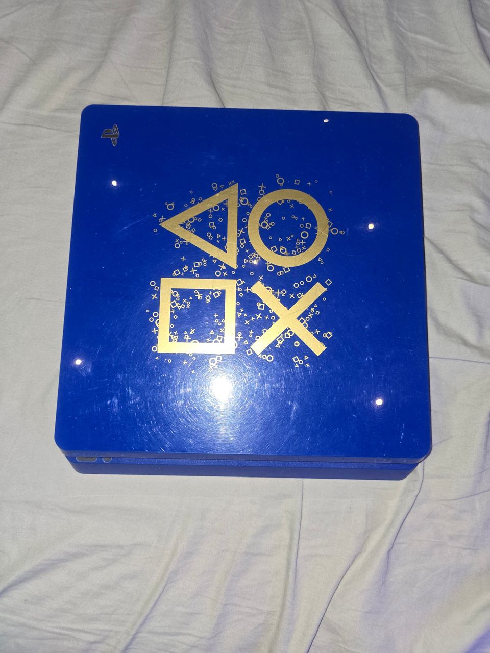 Playstation 4 slim blue