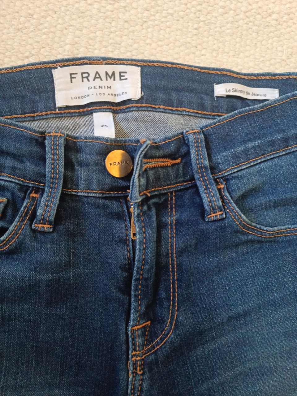 FRAME Denim Le Skinny de Jeanne