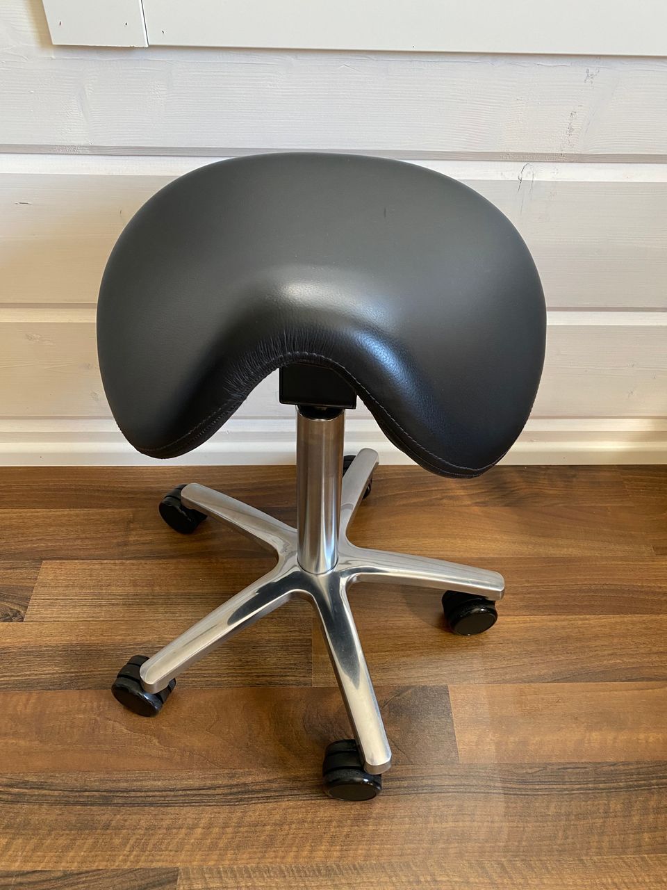 Martela office saddle chair