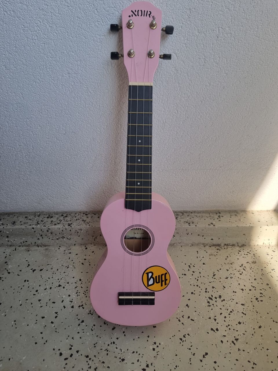 Noir Ukulele