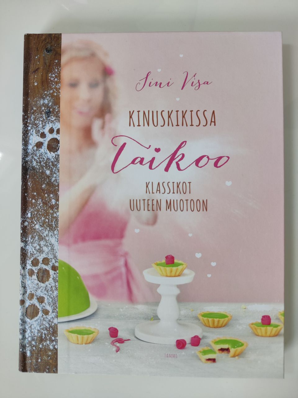 Kinuskikissa taikoo klassikot uuteen muotoon