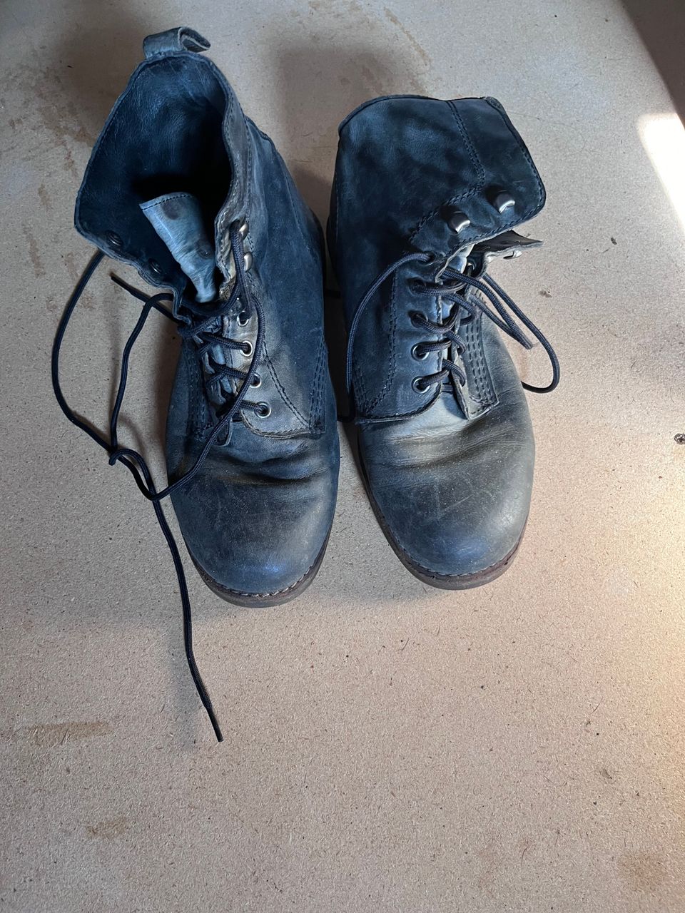 Dr. Martens Boots 43