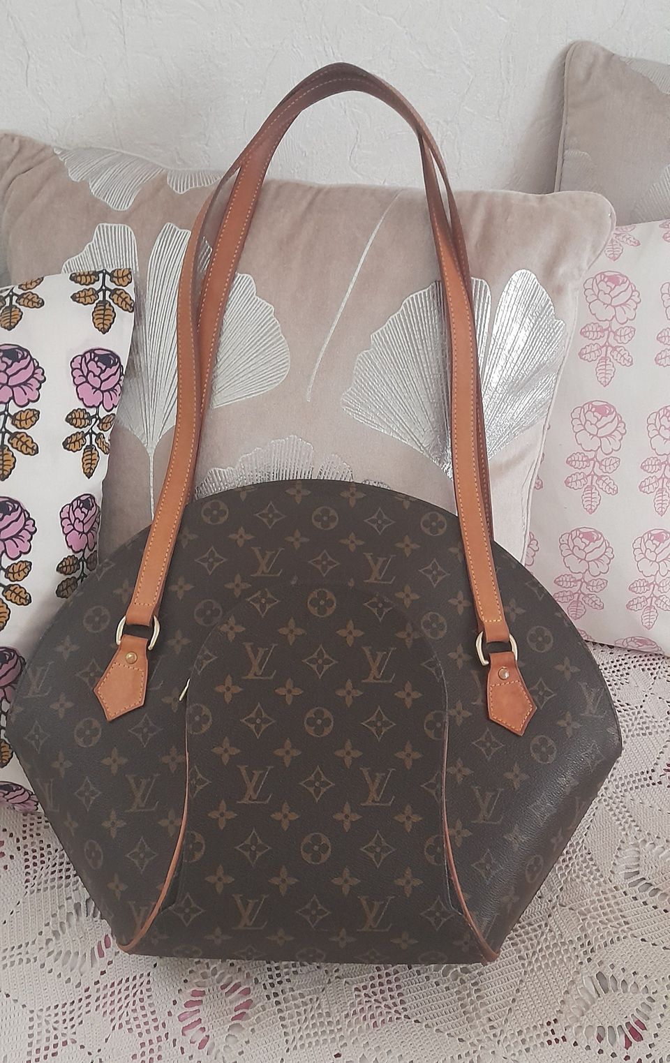 Louis Vuitton Ellipse Gm laukku