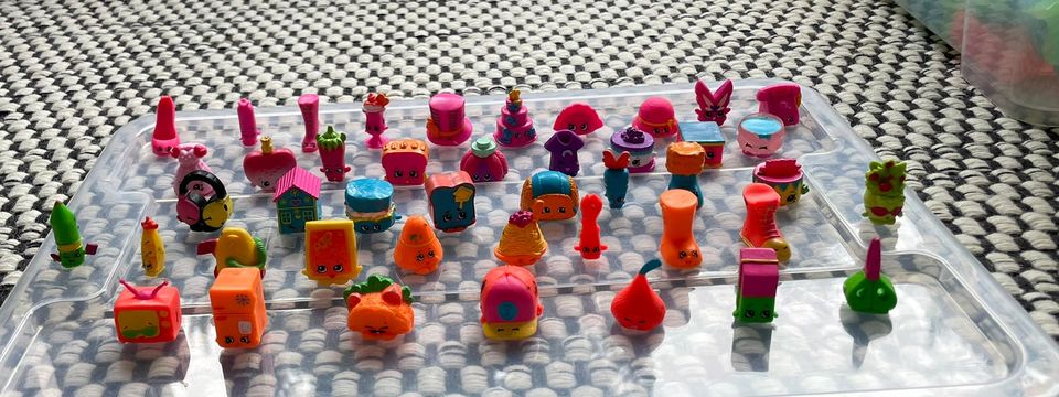 Kiva setti shopkins figuureja