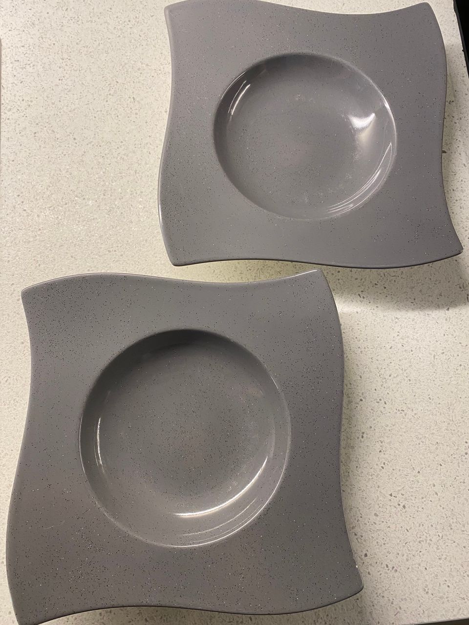 2pcs Villeroy & Boch Plates