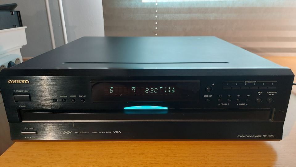 Onkyo DX-C390 6 levyn cd-vaihtaja