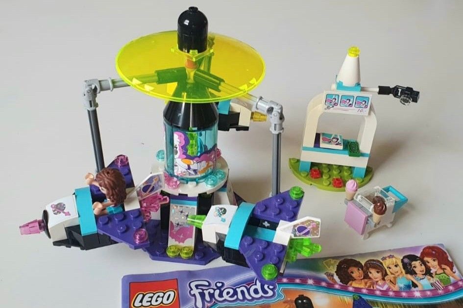 Lego Friends Amusement Park Space Ride