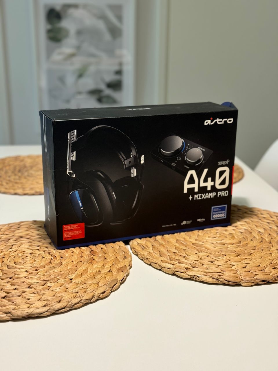 ASTRO A40 TR HEADSET + MIXAMP PRO TR + PREMIUM HEADSET STAND