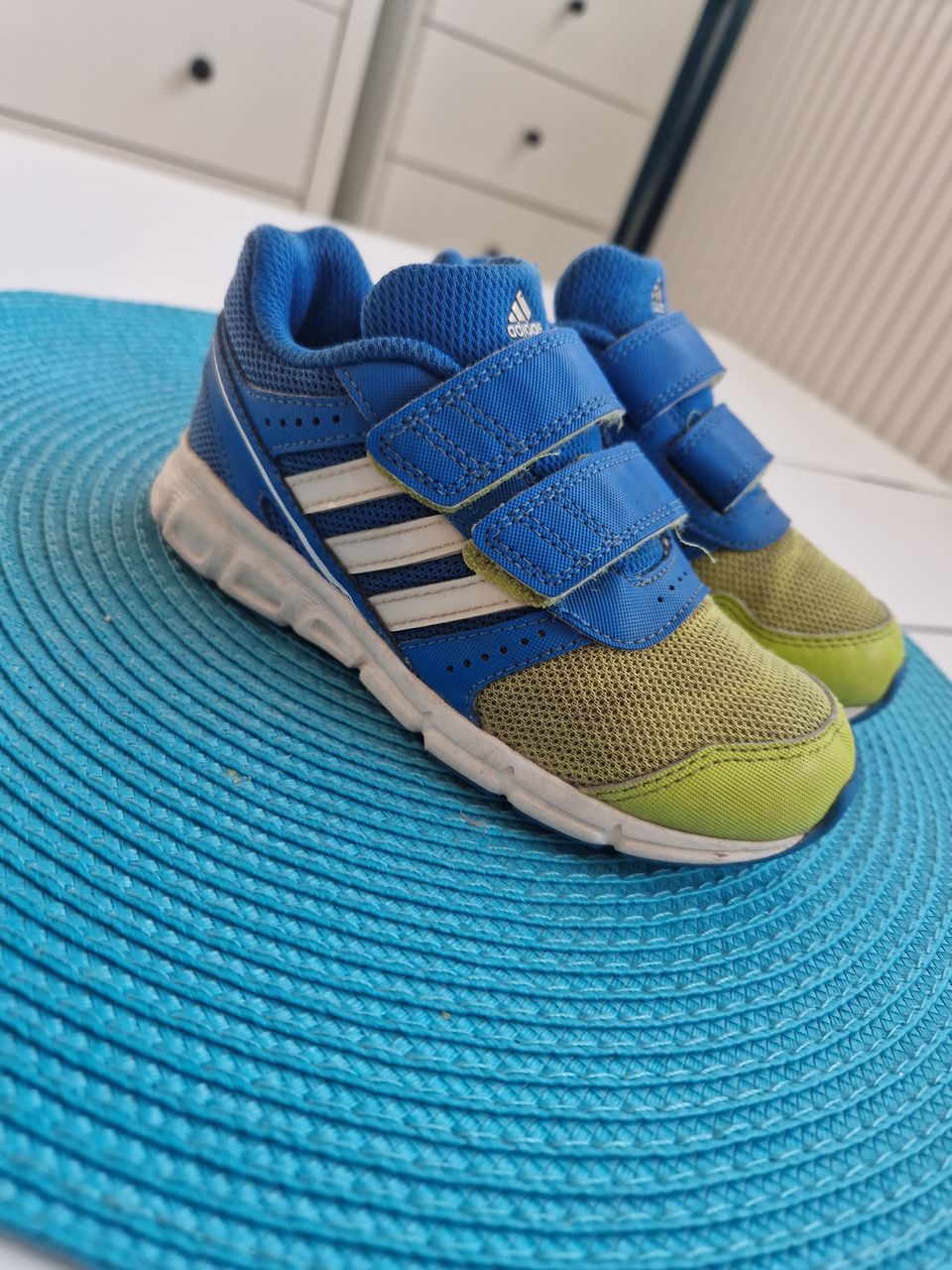 Adidas lenkkarit koko 26