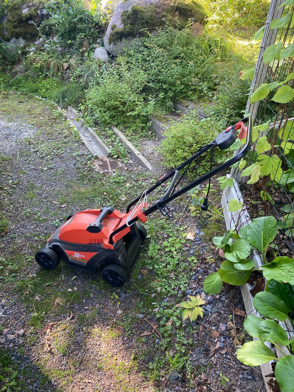 Black&Decker sähköruohonleikkuri