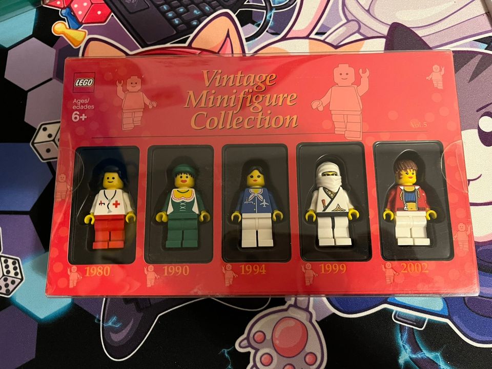 Lego vintage minifigure collection