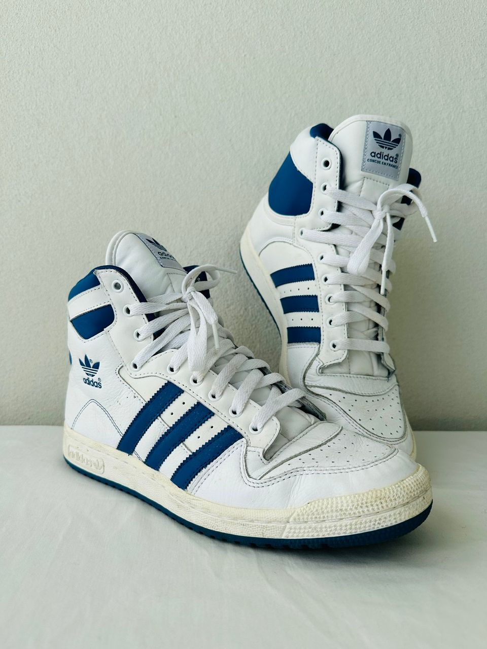 Adidas valkoiset kengät, Decade HI