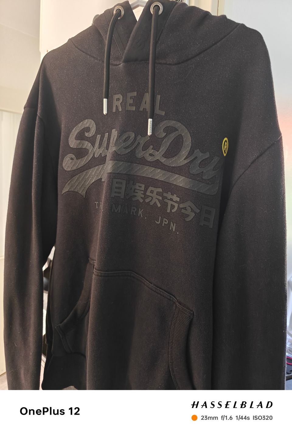 Superdry musta huppari XL