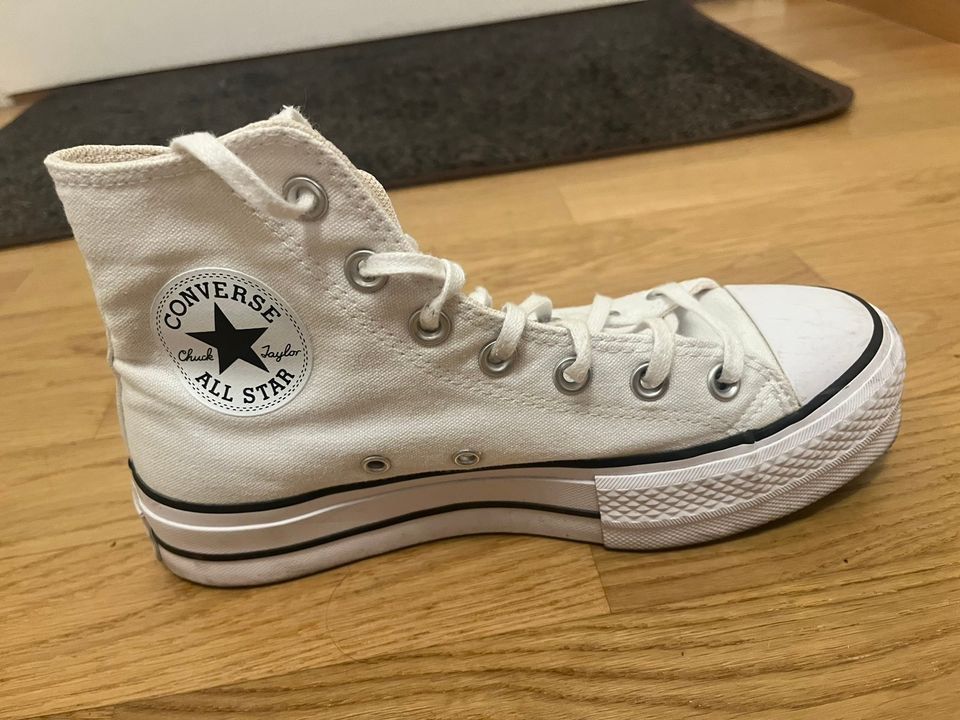 Converse All Star lift