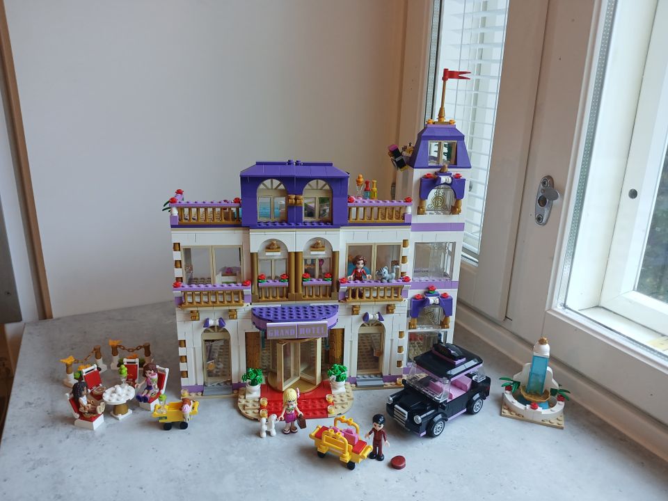 Lego friends, Heartlaken Grand Hotel, 41101