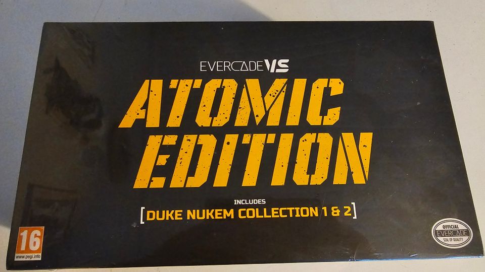 Evercade VS Atomic Edition, UUSI & AVAAMATON, HARVINAINEN!