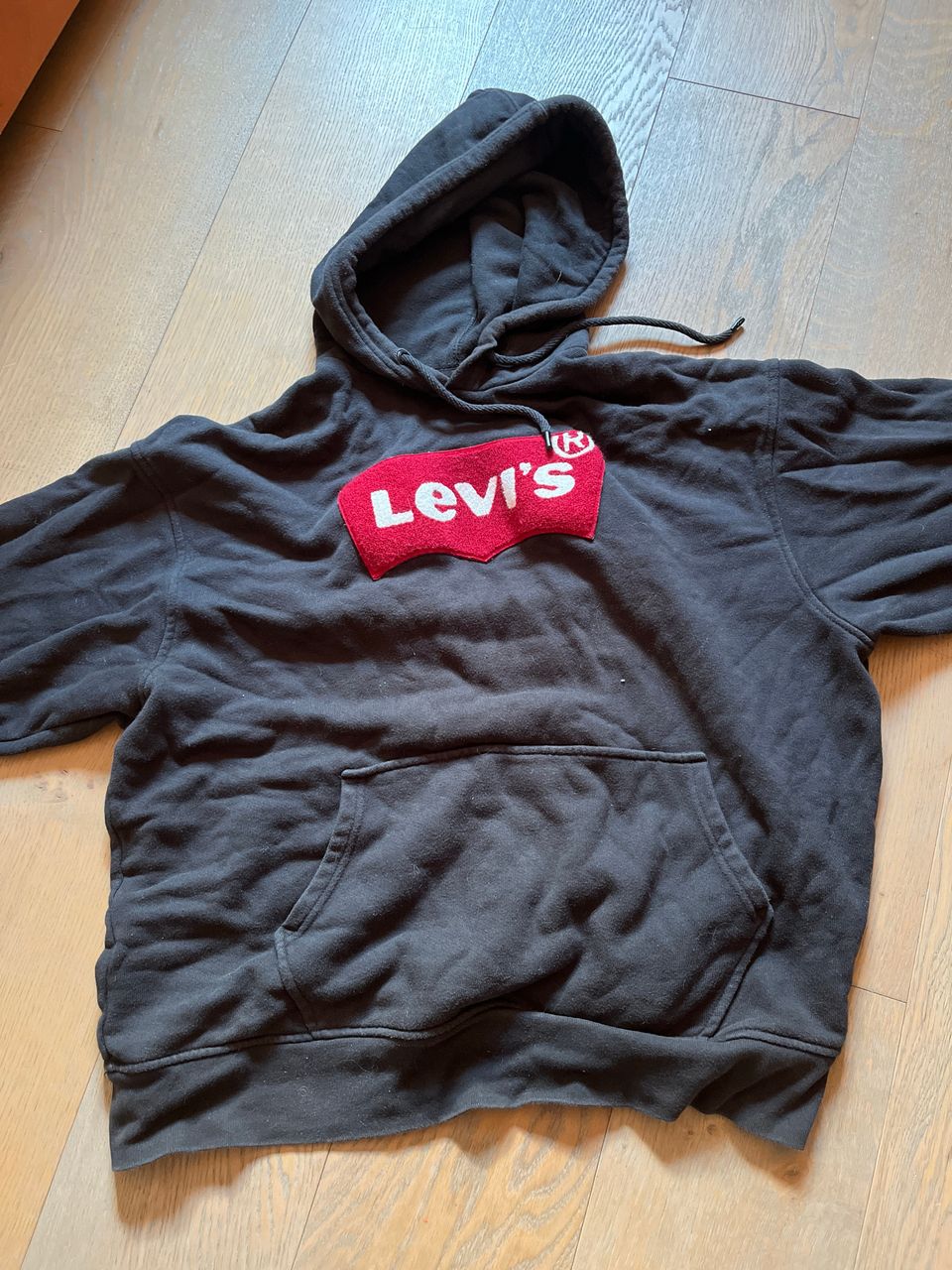 Levis huppari