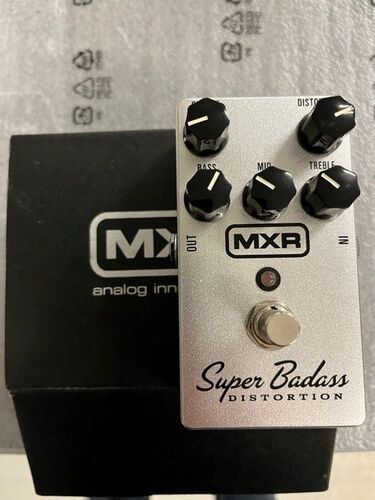 MXR M75 CUSTOM SUPER BADASS DISTORTION käytetty