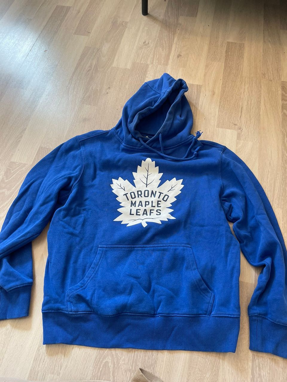 Toronto Mable Leafs huppari koko M