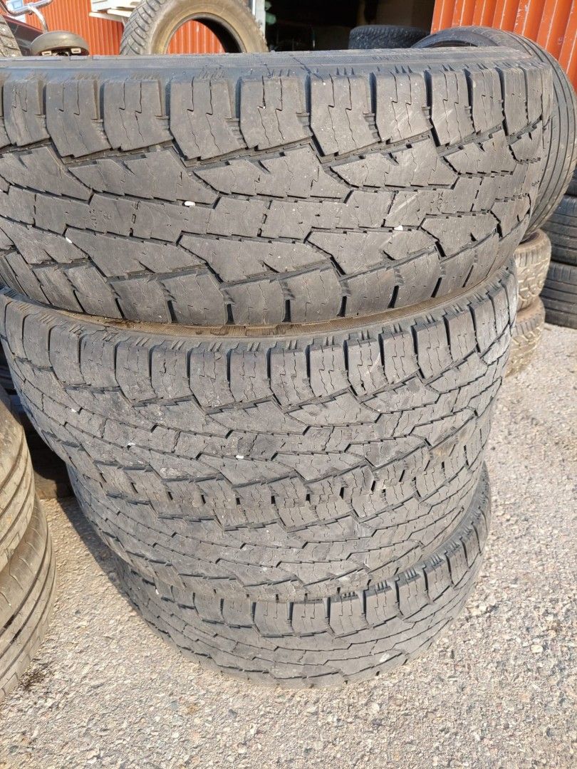 225/70R16 Nokian All-terrain renkaat 4kpl