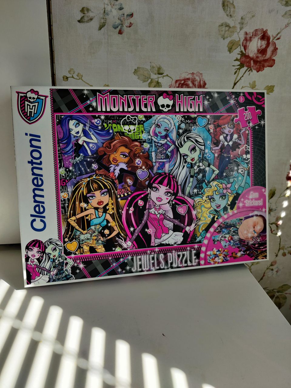 Monster High Jewels Puzzle Palapeli