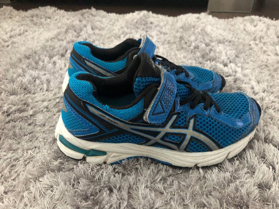 32,5 Asics juoksulenkkarit lapselle