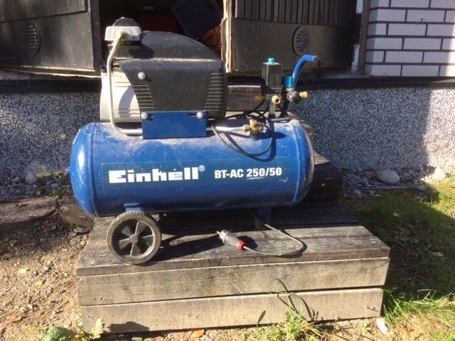 Einhell Kompressori BT-AC 250/50 ja runkonaulain