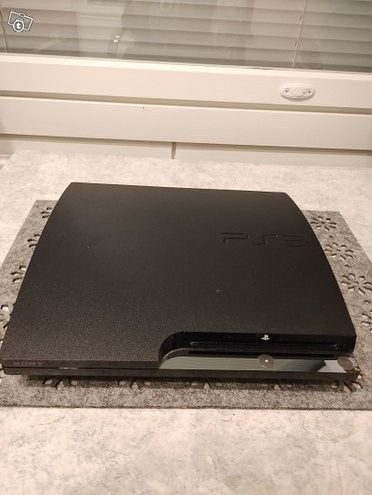 PS3 pelikonsoli SONY, ohjain, mediaohjain, kamera, kitara, 15 peliä