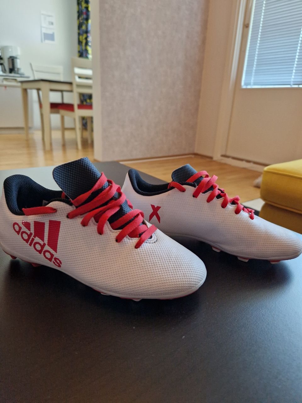 Adidas X 17.4 nappulakengät koko 33