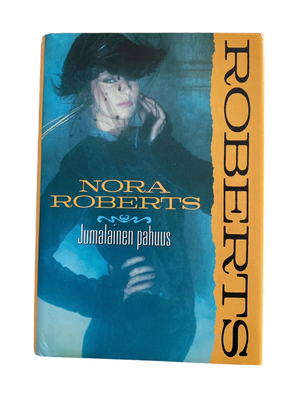 Nora Roberts- Jumalainen pahuus