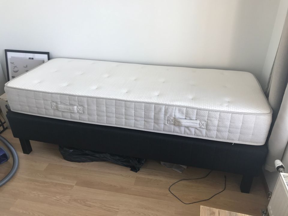 Ikea Hesseng pussijousitetut patjat 2x 80cm (160cm)