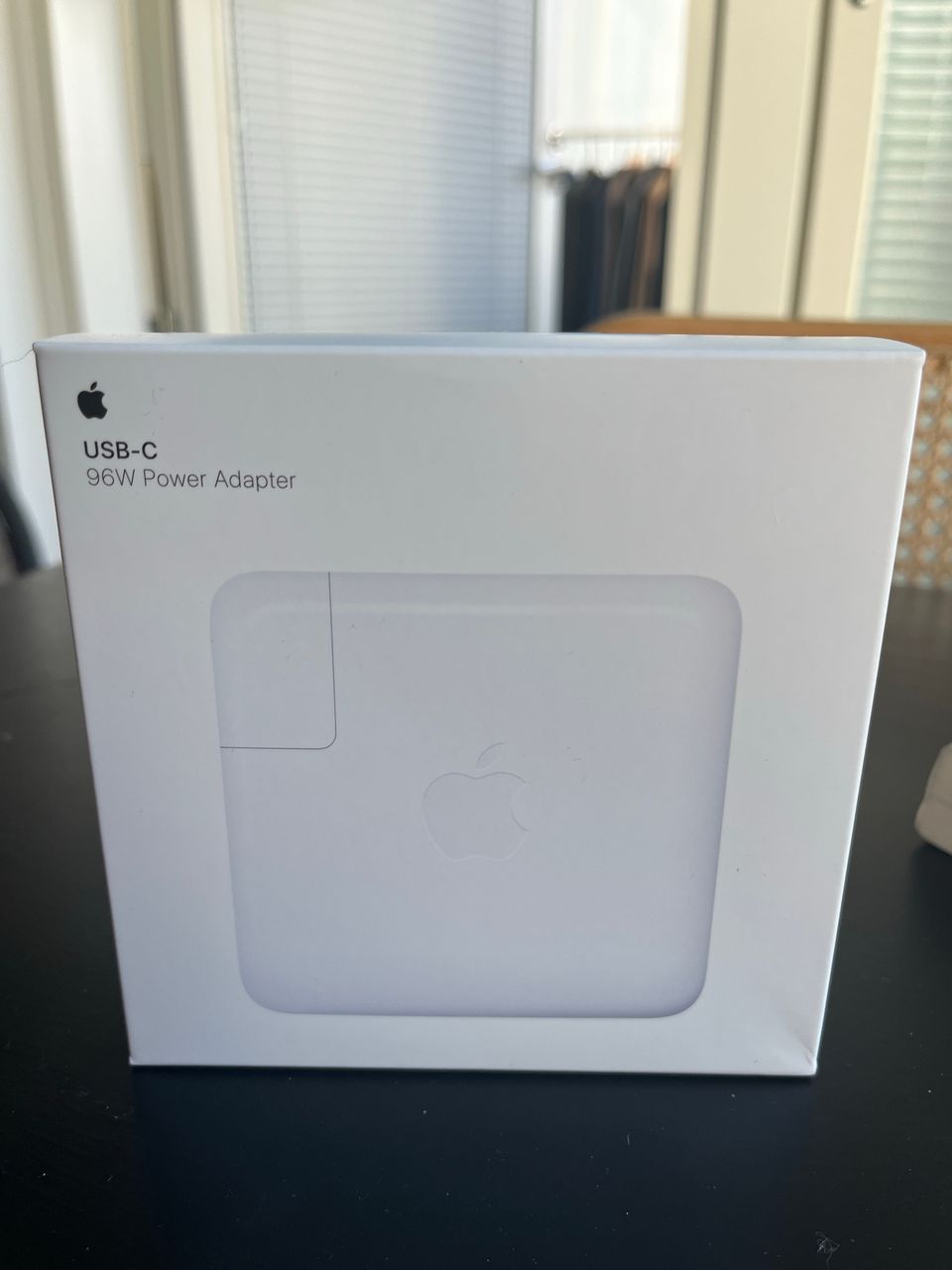 Apple 96 W USB-C-virtalähde (MX0J2)