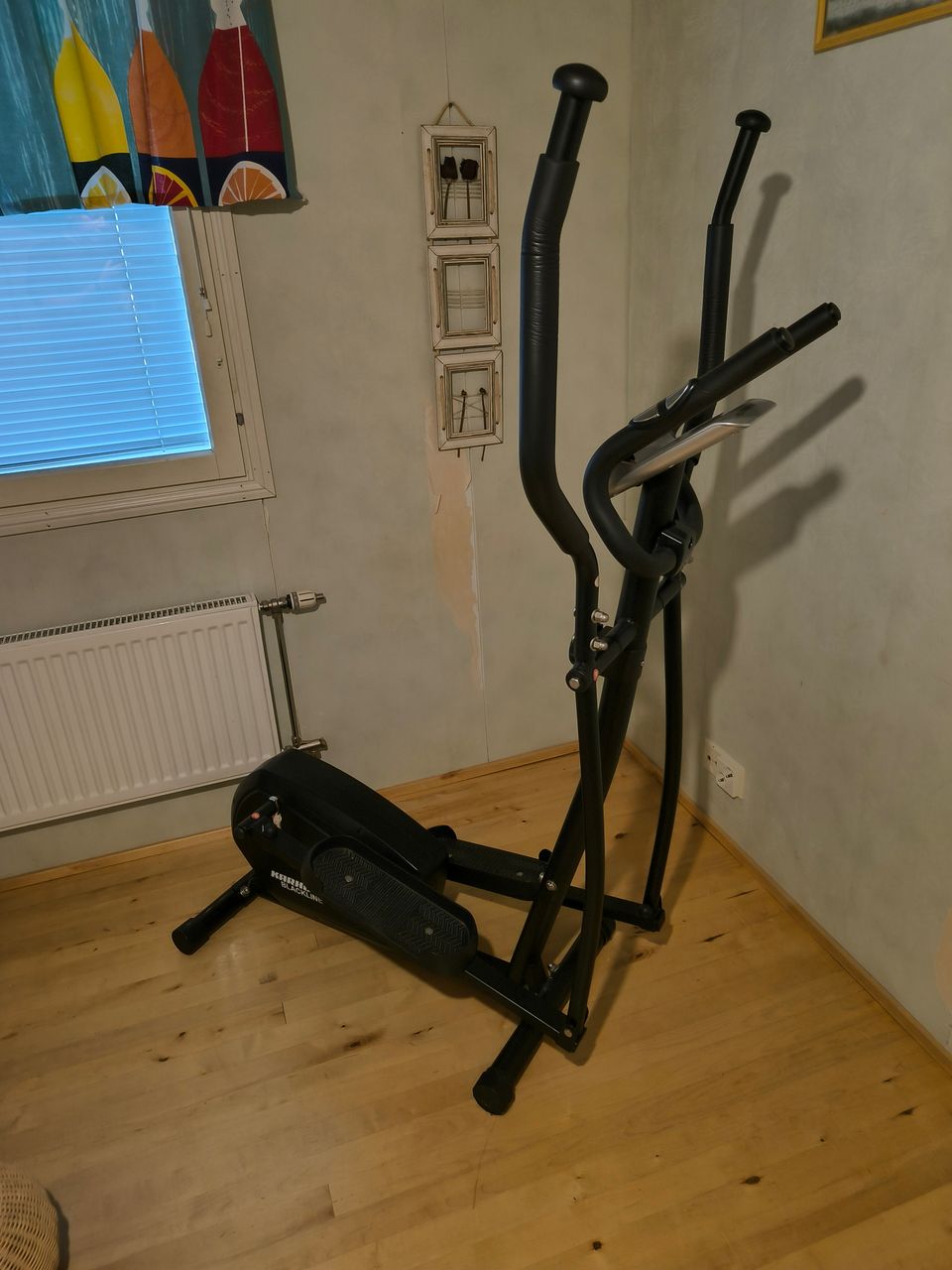 Karhu blackline crosstrainer