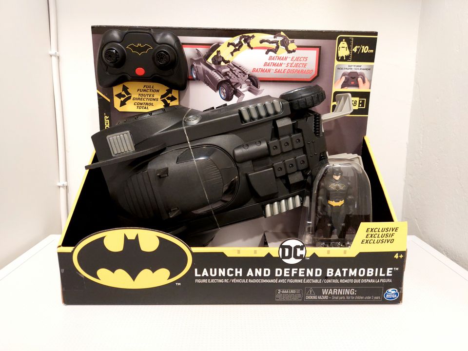 UUSI Batman RC Launch & Defend Batmobile -auto