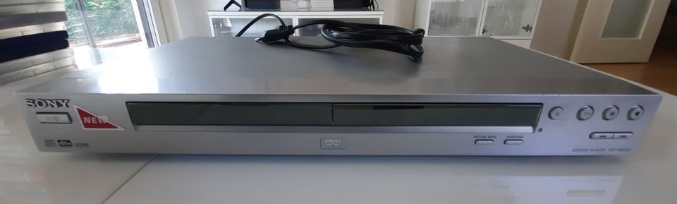 Sony cd/dvd soitin +16 dvd kasettia