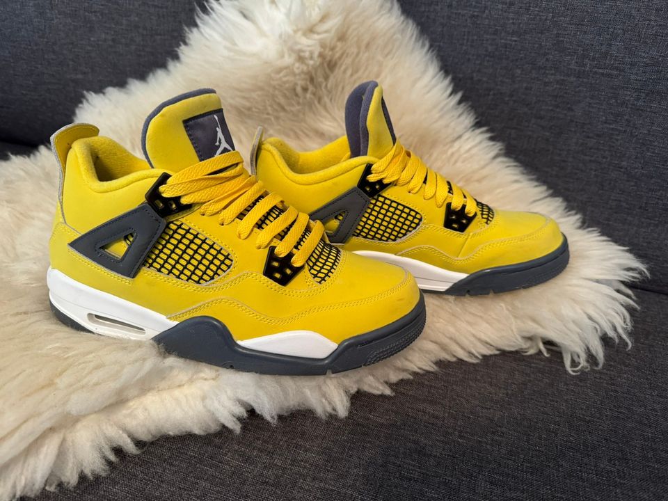 Nike Air Jordan 4 Retro Lightning (GS, koko 7y)