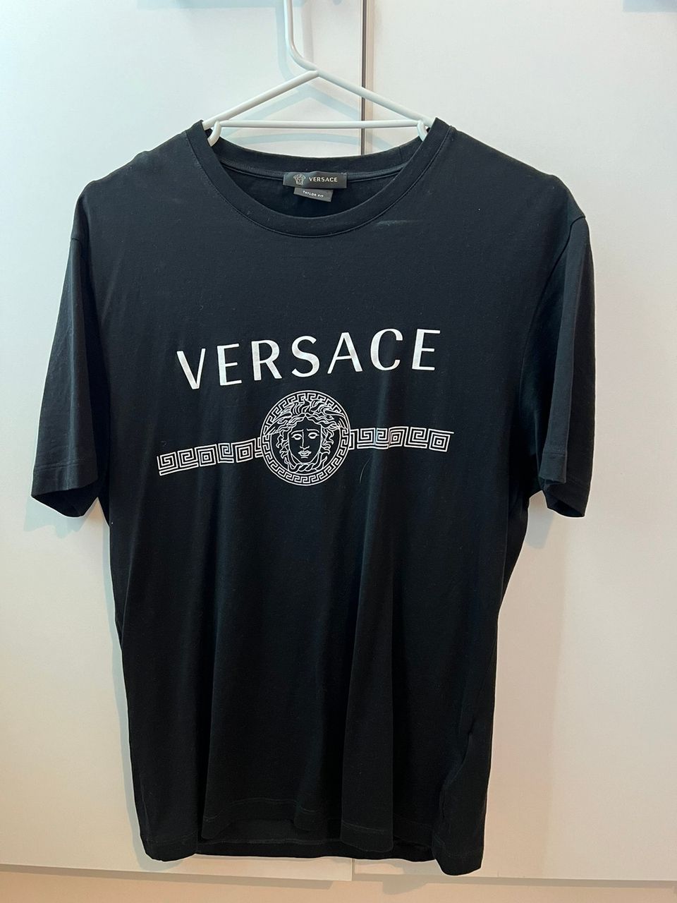 Versace T-paita L koko (pukee kuin S/M)