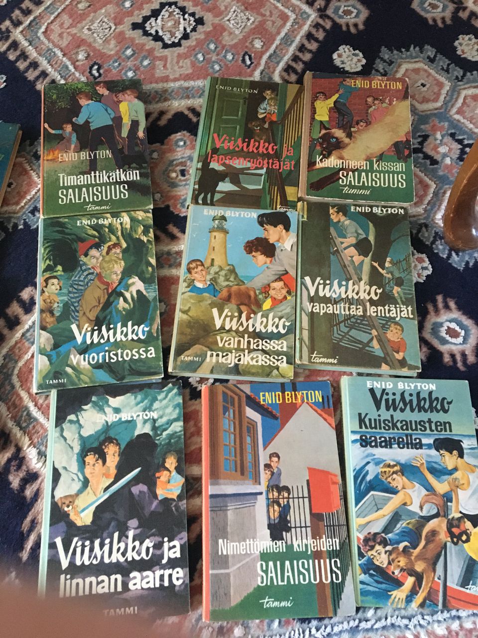 Viisikoita Enid Blyton