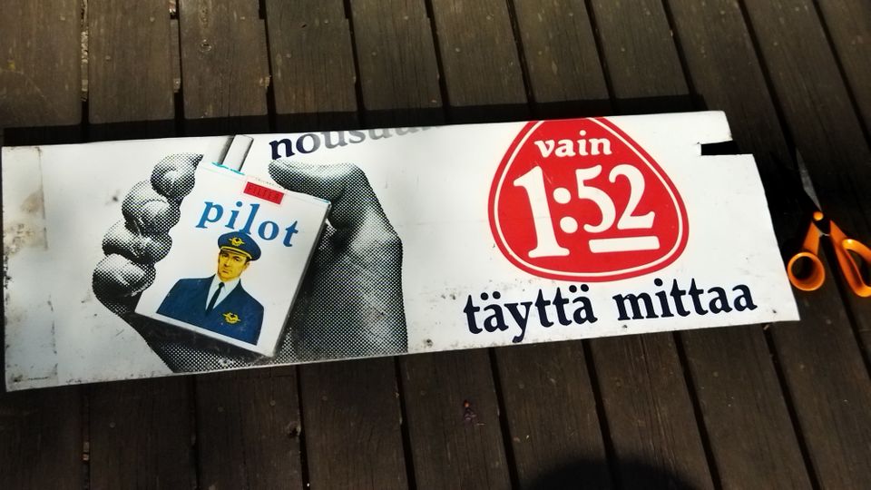 60-luvun peltikyltti, Pilot savuke. - Taitos ja kolo