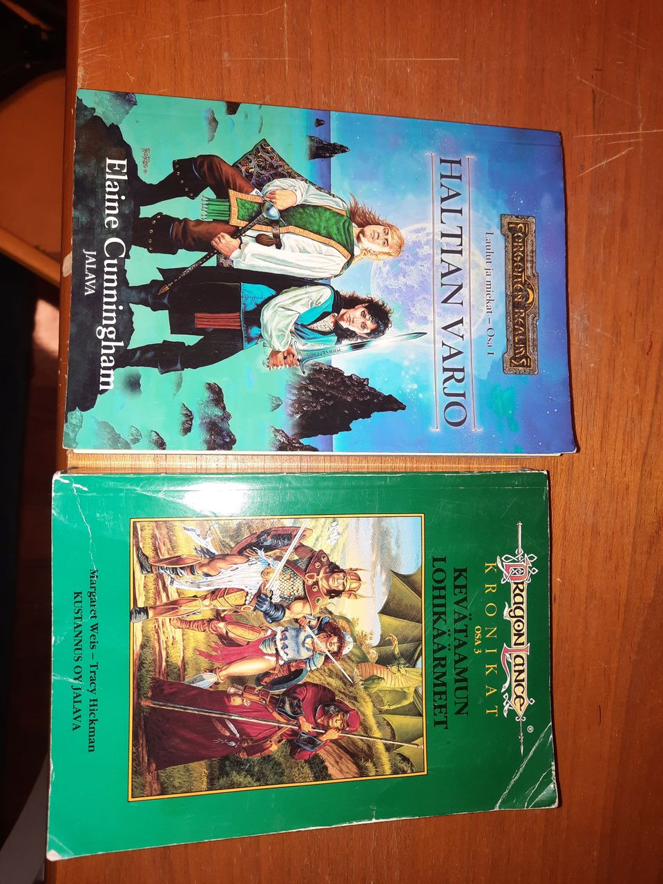 Forgotten realms ja Dragonlance kirjat