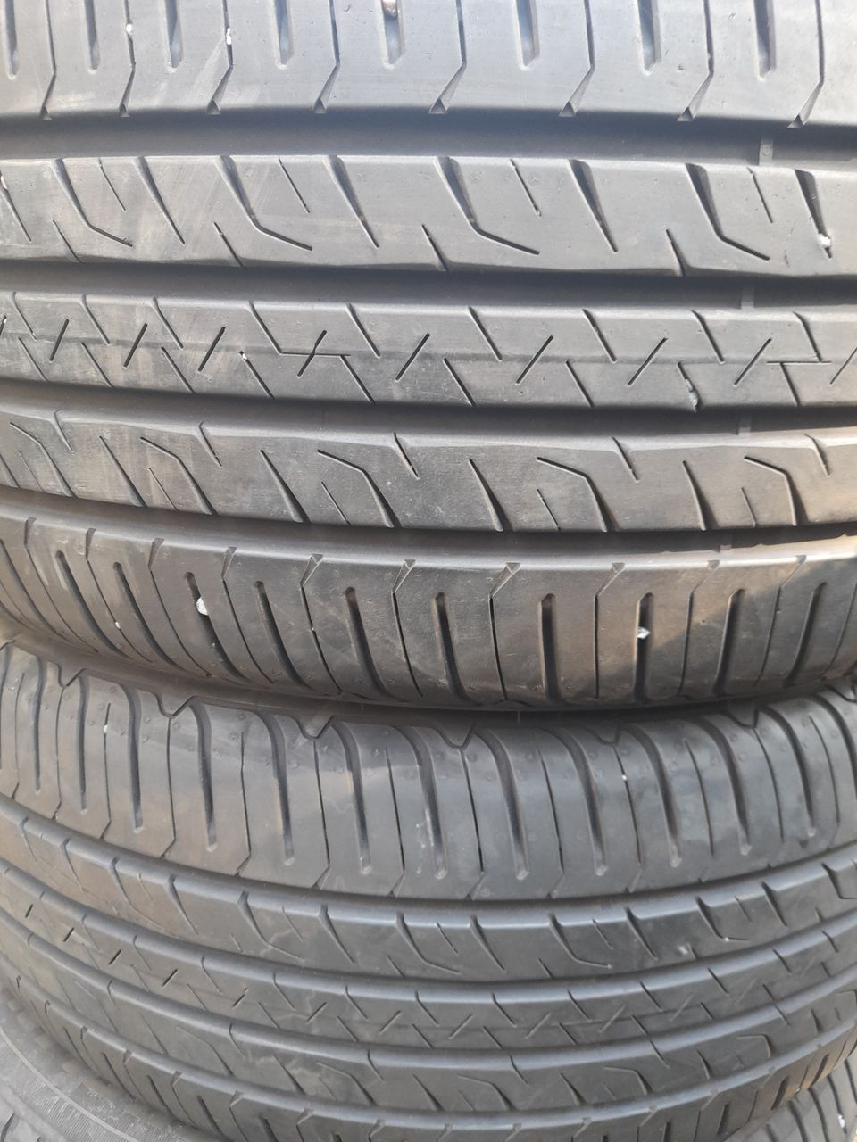 Goodyear Efficient Grip performance Suv 245/45R19