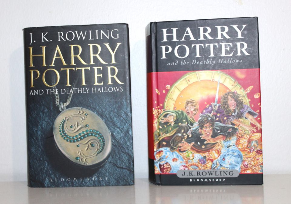 Harry Potter and the Deathly Hallows kirjat 2 kpl